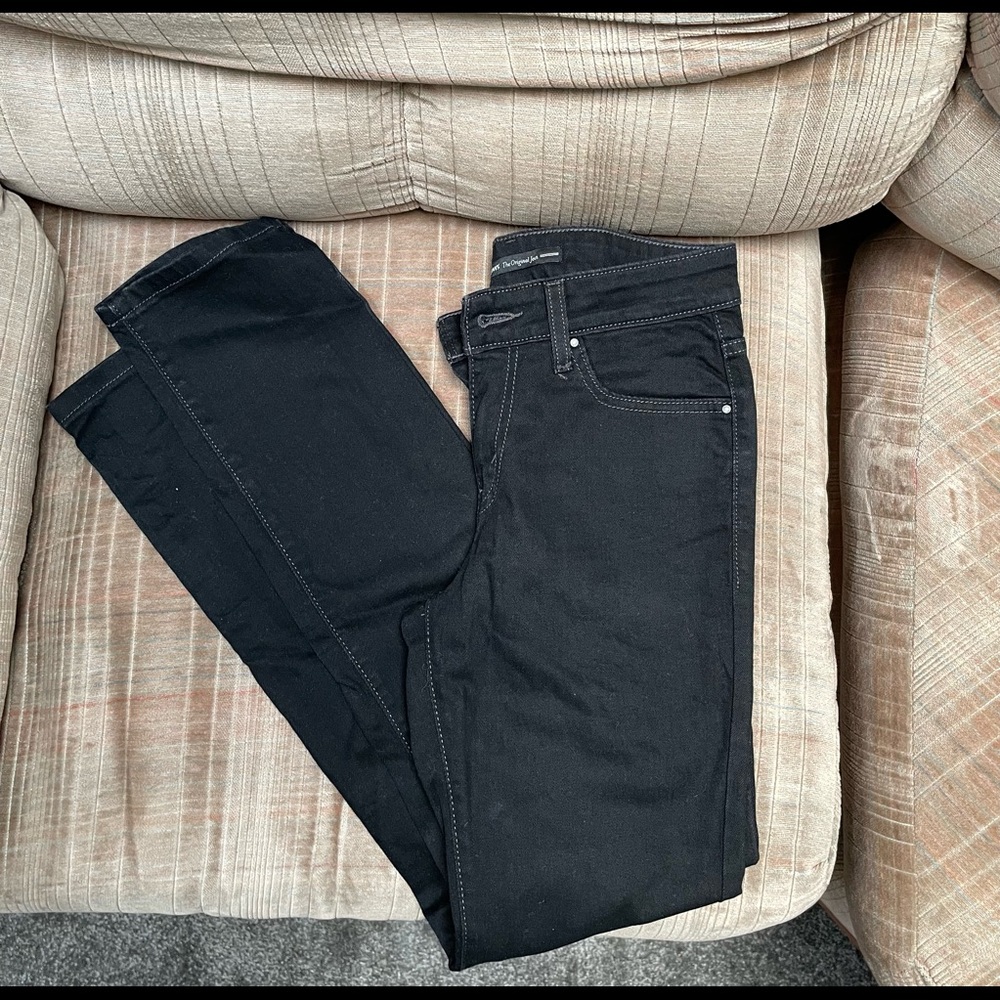 Levi’s Mid Rise Jeans - Picture 2 of 6